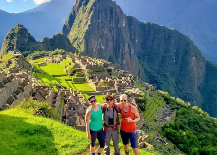 Machu Picchu Guided Tour Bus from Aguas Calientes